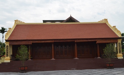 đại-gia, chơi-ngông, miền-Tây, nông-dân, nhà-gỗ, tiền-tỷ, vung-tiền