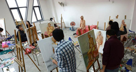 Sinh viên Mỹ thuật kể chuyện lớp học vẽ nude