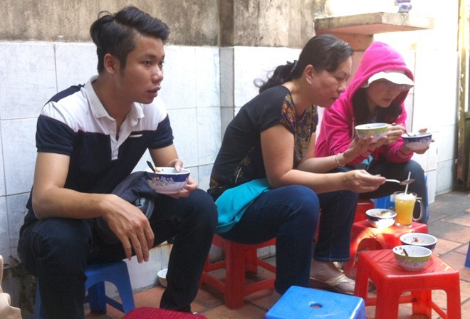 Vì sao người Sài Gòn chịu ăn bánh ‘mắng’, phở ‘chửi’?