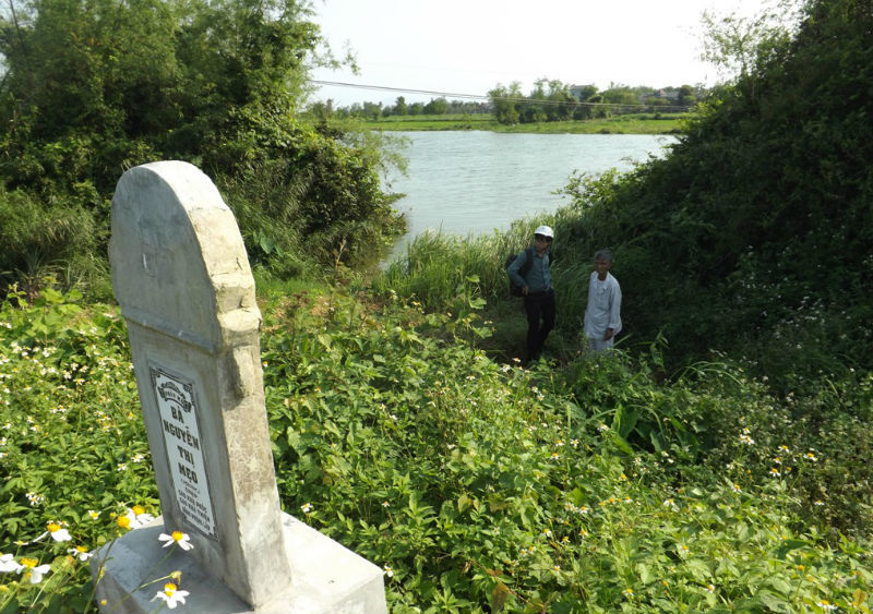 Sông đẹp bị 'giết', chính quyền loay hoay... tìm phương án