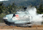 Máy bay rơi và gãy đôi ở Bình Thuận