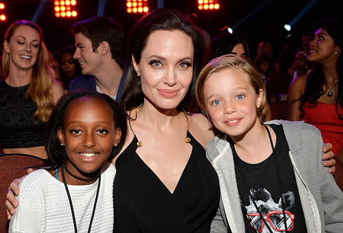Angelina Jolie tái xuất sau khi mất buồng trứng
