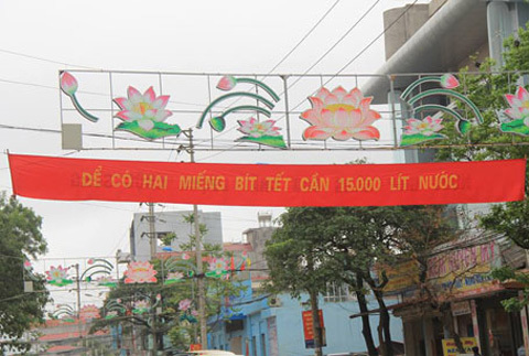 Băng rôn “lạ” xuất hiện trên đường phố Lạng Sơn