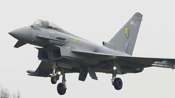 Anh tập trận hoành tráng để