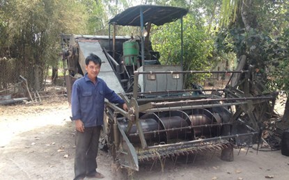 Lão nông lớp 3 được mời qua Campuchia chế tạo máy
