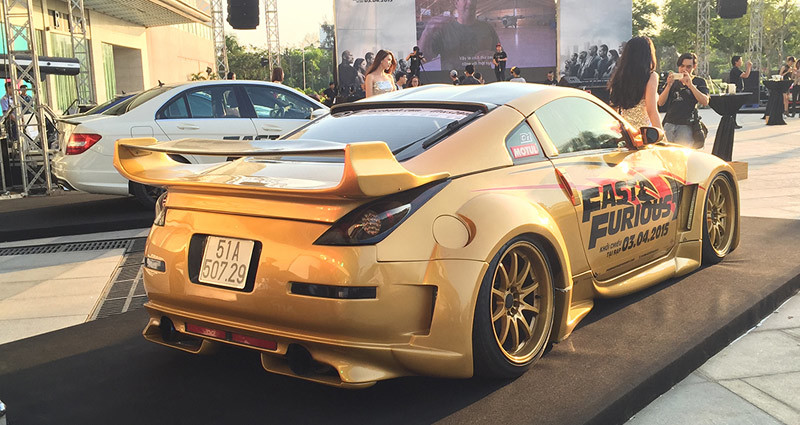 Dàn xế 'khủng' trong lễ ra mắt 'bom tấn' Fast & Furious 7 tại Sài Gòn
