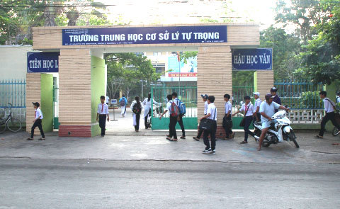 Học sinh Trà Vinh đánh bạn: Cách chức Bí thư chi bộ