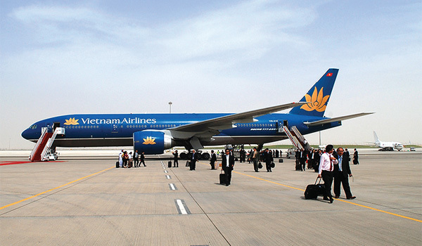 Bộ trưởng Thăng: Phạt Vietnam Airlines và Vietjet Air nếu chậm chuyến