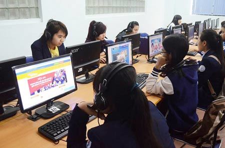 ‘Nhẹ gánh’ nỗi lo triết học cùng tân sinh viên