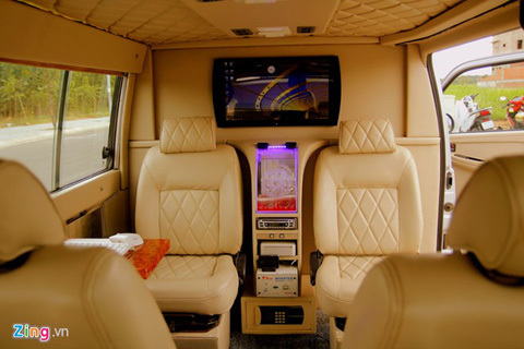 Thợ Việt chế limousine 300 triệu điều khiển bằng iPad
