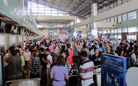 Sửa đường bay TSN: Không được để chậm, hủy chuyến