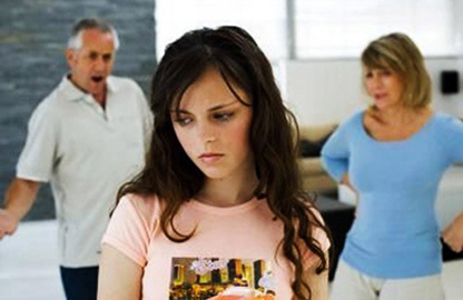 Ngang trái: Con dâu đánh bố chồng