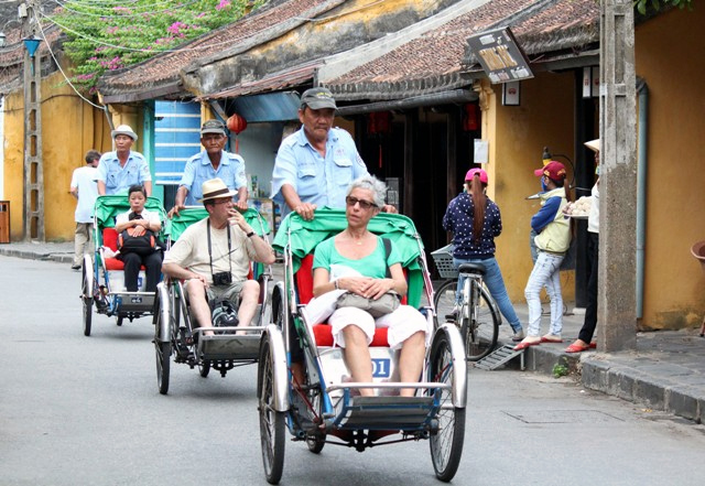 Làm du lịch thua Campuchia, khách ngày càng sụt giảm