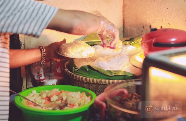 Nửa đêm, đi ăn bún chả ở Hà Nội