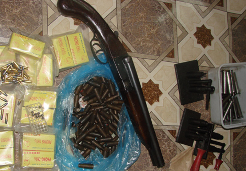 Băng giang hồ bắn người phụ nữ ngã gục trong nhà