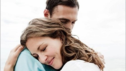 Bỏ vợ trưởng phòng, chồng nhất quyết cưới cô bán trà đá