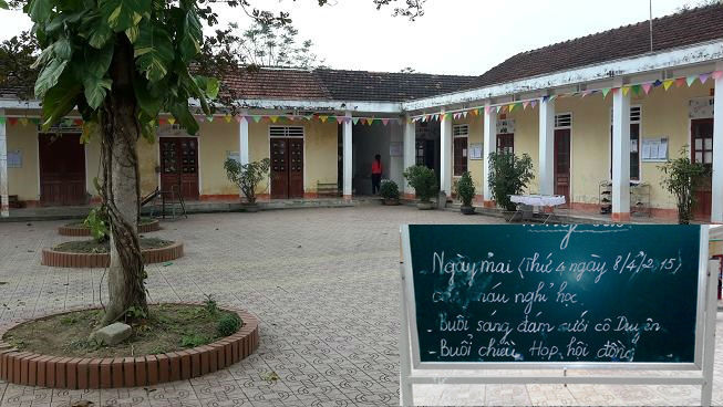 180 học sinh được nghỉ học để giáo viên đi ăn cưới
