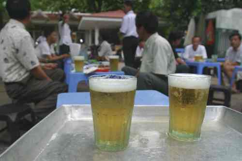 Bộ Giao thông cấm cán bộ uống rượu bia, kể cả khi tiếp khách