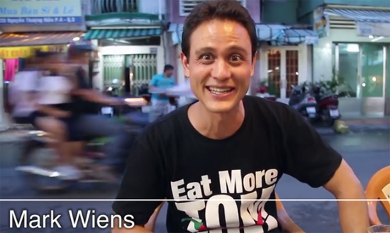 Chàng trai Mỹ làm video về 25 món nhất định phải thử ở Sài Gòn