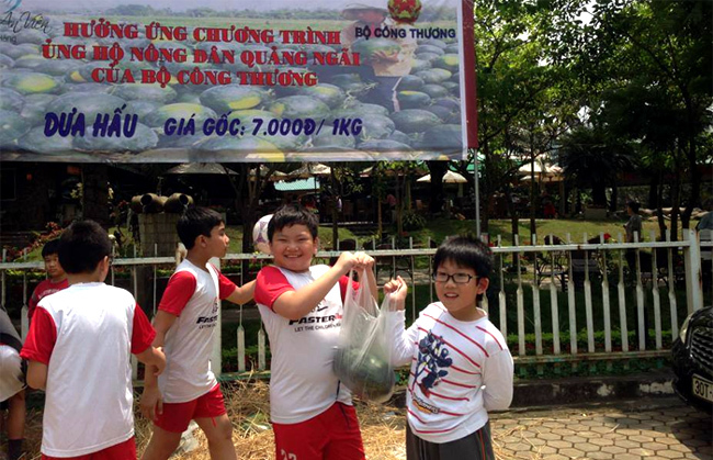 hành tím, dưa hấu, miền Trung, ùn tắc, Tân Thanh, cửa khẩu, ủng hộ, nông dân, thu mua, hải quan, Trần Thanh Hải, hành-tím, dưa-hấu, miền-Trung, Tân-Thanh, cửa-khẩu, ủng-hộ, nông-dân, thu-mua, hải-quan, Lạng-Sơn, Bộ-Công-Thương, Cục-Xuất-nhập-khẩu, Trần-Th