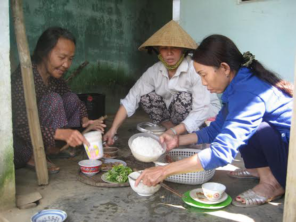 Cổ tích yêu thương nơi xóm nghèo giữa miền rừng