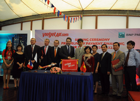 Vietjet ký hợp đồng tín dụng 60 triệu USD mua máy bay