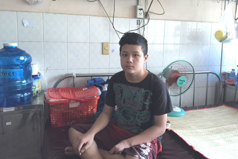 Éo le cảnh anh nằm một chỗ, em ung thư