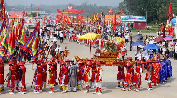 Dẹp vấn nạn ‘chặt chém’ ở Lễ hội Đền Hùng 2015