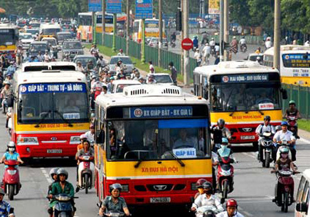 Hơn 95 triệu hành khách đi xe buýt 3 tháng đầu năm