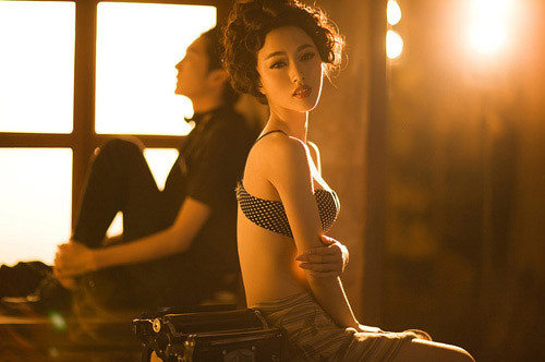 Đau đớn phát hiện “chiến tích” ngoại tình của vợ