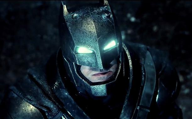 Bị lộ, 'Batman v Superman' vội vàng tung trailer chính thức