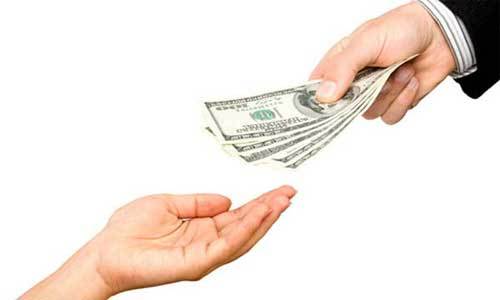 Tủi nhục mỗi lần ngửa tay xin tiền “phát chẩn” của chồng