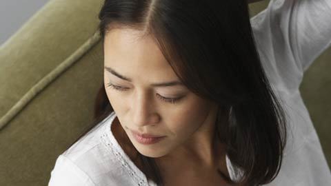 Bí mật quá khứ của chồng bất ngờ bị lộ