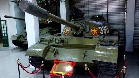 Số phận đặc biệt của chiếc xe tăng 390