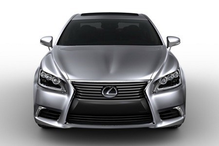 Đường dây buôn lậu Lexus Campuchia vào Việt Nam