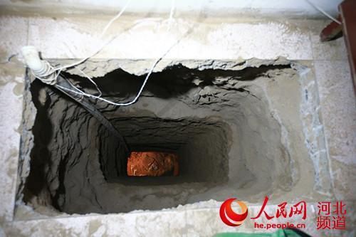 Đào hầm hàng chục mét để trộm cổ vật