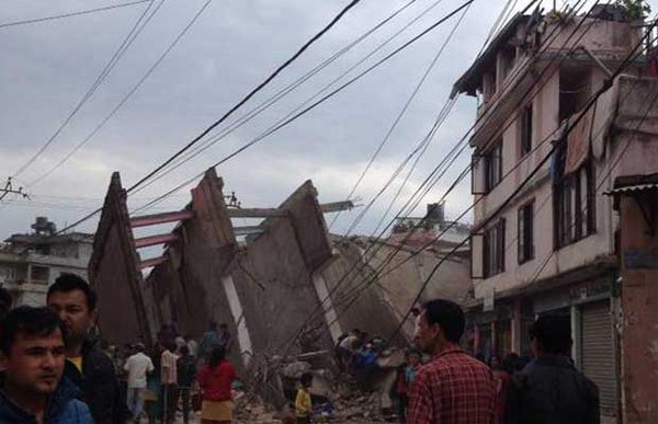 Động đất 7,5 độ richter tấn công Nepal