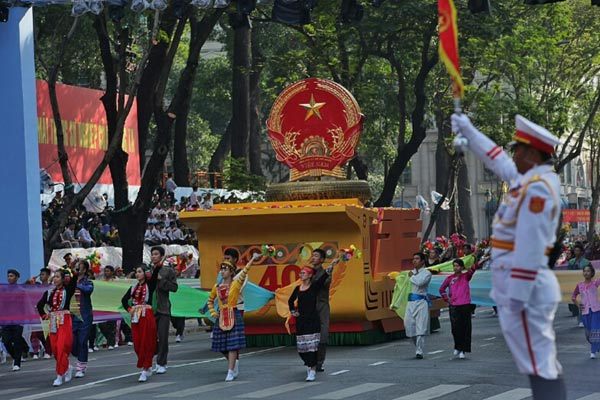 Hà Nội - TP.HCM kề vai sát cánh, chia ngọt sẻ bùi