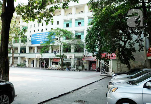 Xôn xao việc bảo vệ đánh nam sinh tỏ tình với bạn gái đến ngất xỉu