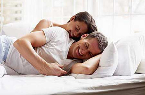 Chuyện ngủ chung ngủ riêng của vợ trẻ chồng già