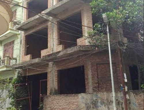 Phát hiện xác nam giới trong ngôi nhà hoang gần Hồ Tây