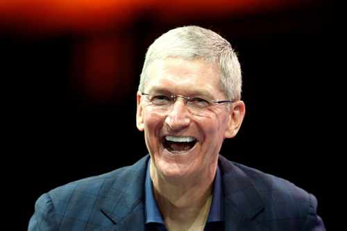CEO Apple Tim Cook “vụt sáng” tại Trung Quốc