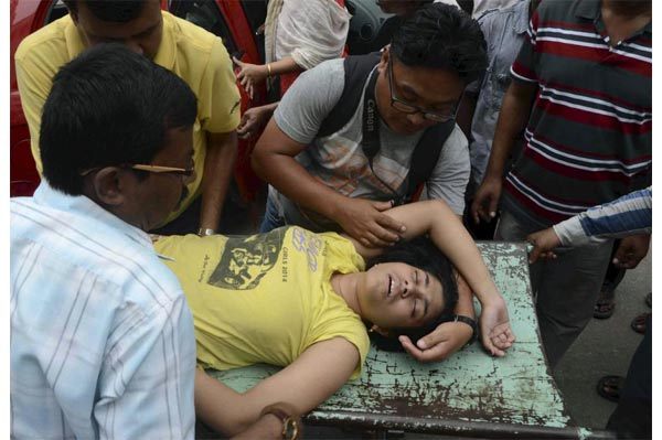 Thương vong tăng từng giờ sau động đất Nepal
