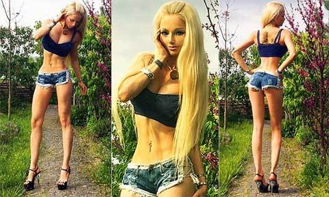 Bỏng mắt với cô gái có thân hình búp bê Barbie