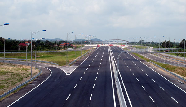 Sắp thông xe 20km cao tốc 6 làn Hà Nội - Hải Phòng