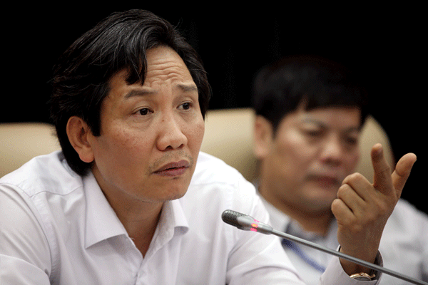 'Chuyên viên cao cấp làm bài nguệch ngoạc do vụng viết'