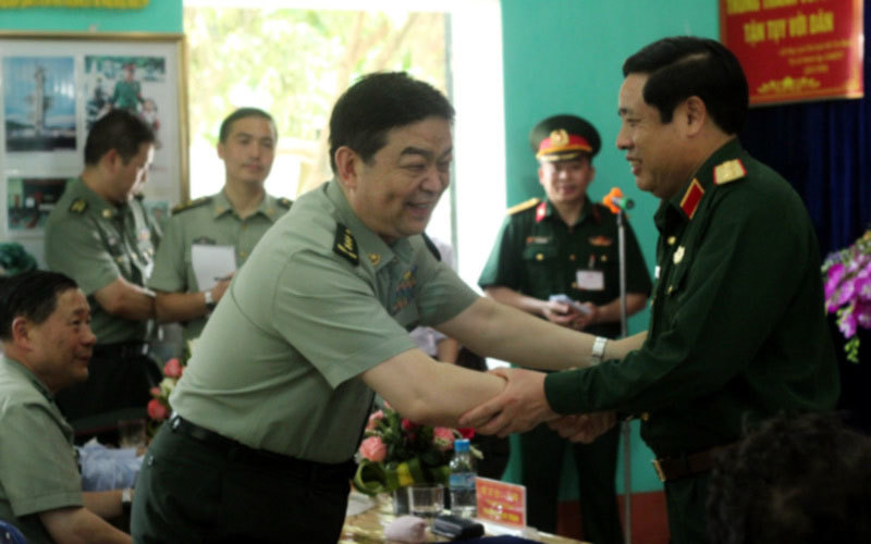 Bộ trưởng Quốc phòng Việt-Trung thăm đồn biên phòng Bản Lầu