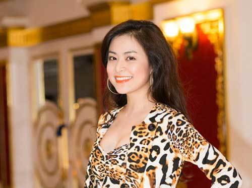 Hoàng Thùy Linh sexy bản năng