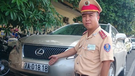 Hà Nội: Bắt xe Lexus biển giả của nhà báo rởm