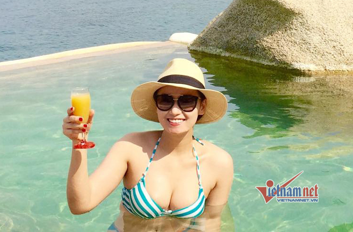 Lã Thanh Huyền mặc bikini khoe vòng 1 'khủng'
